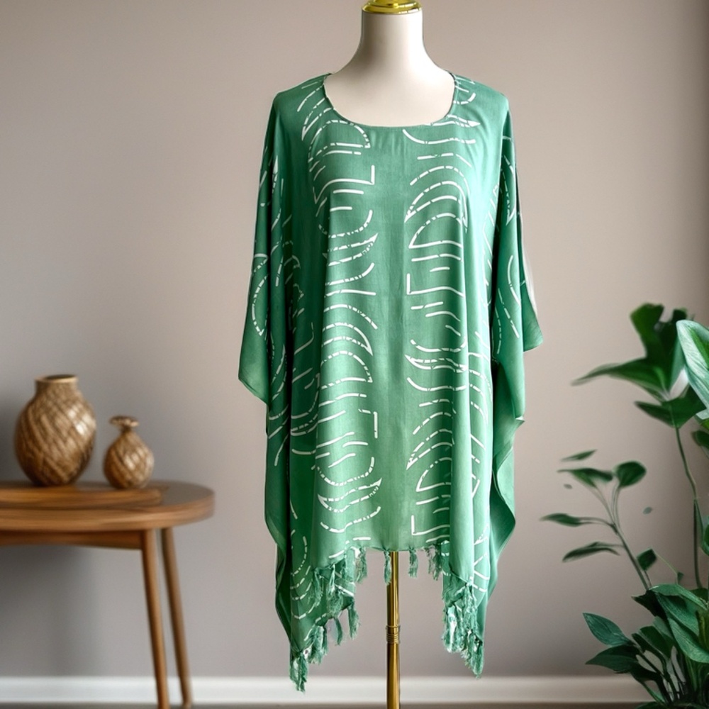 0102/  Soft Green Moon Chase Poncho With Fringes, Short Kimono